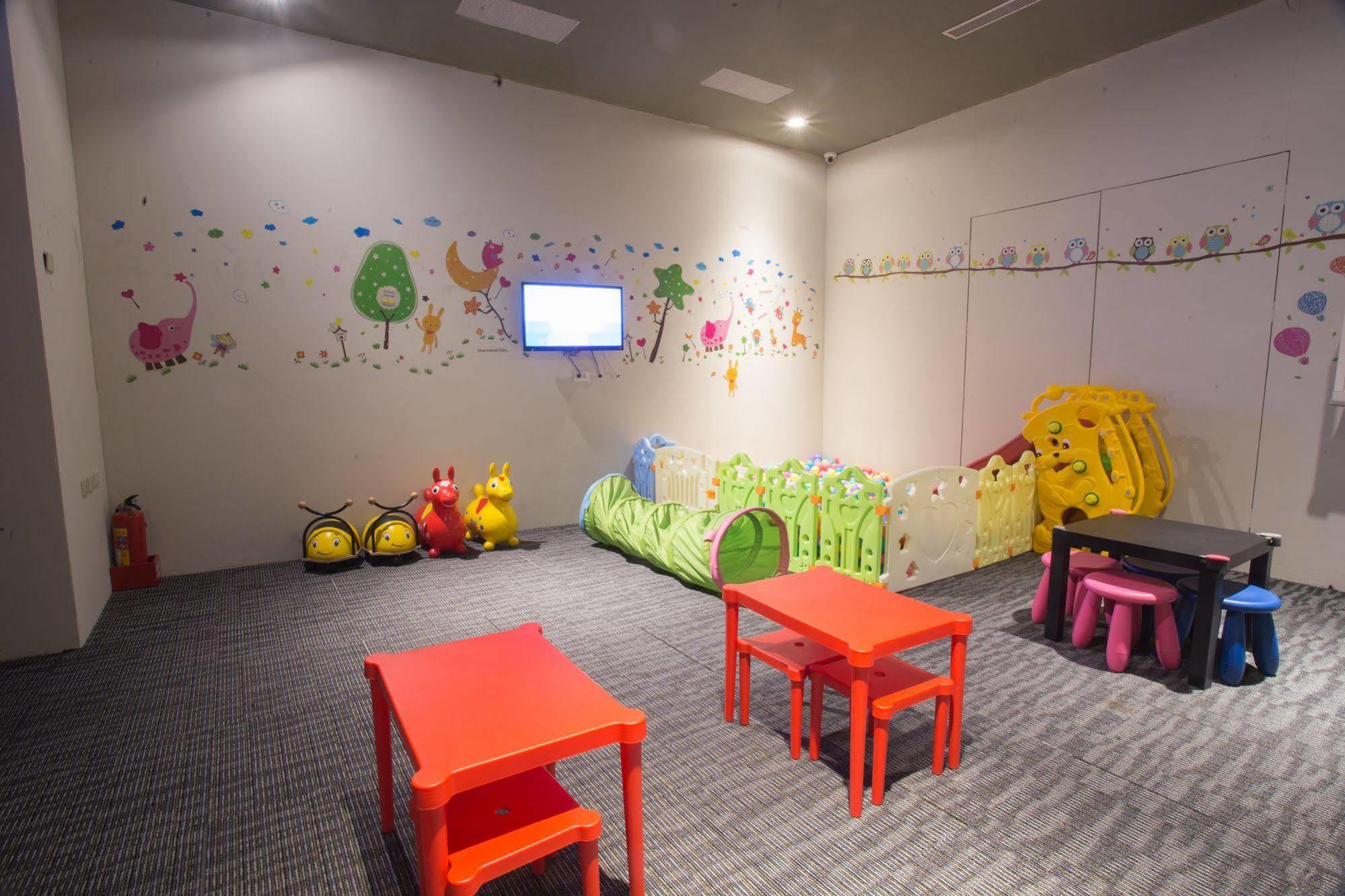 גאושיונג Kiwi Express Hotel - Jiuru Rd מראה חיצוני תמונה