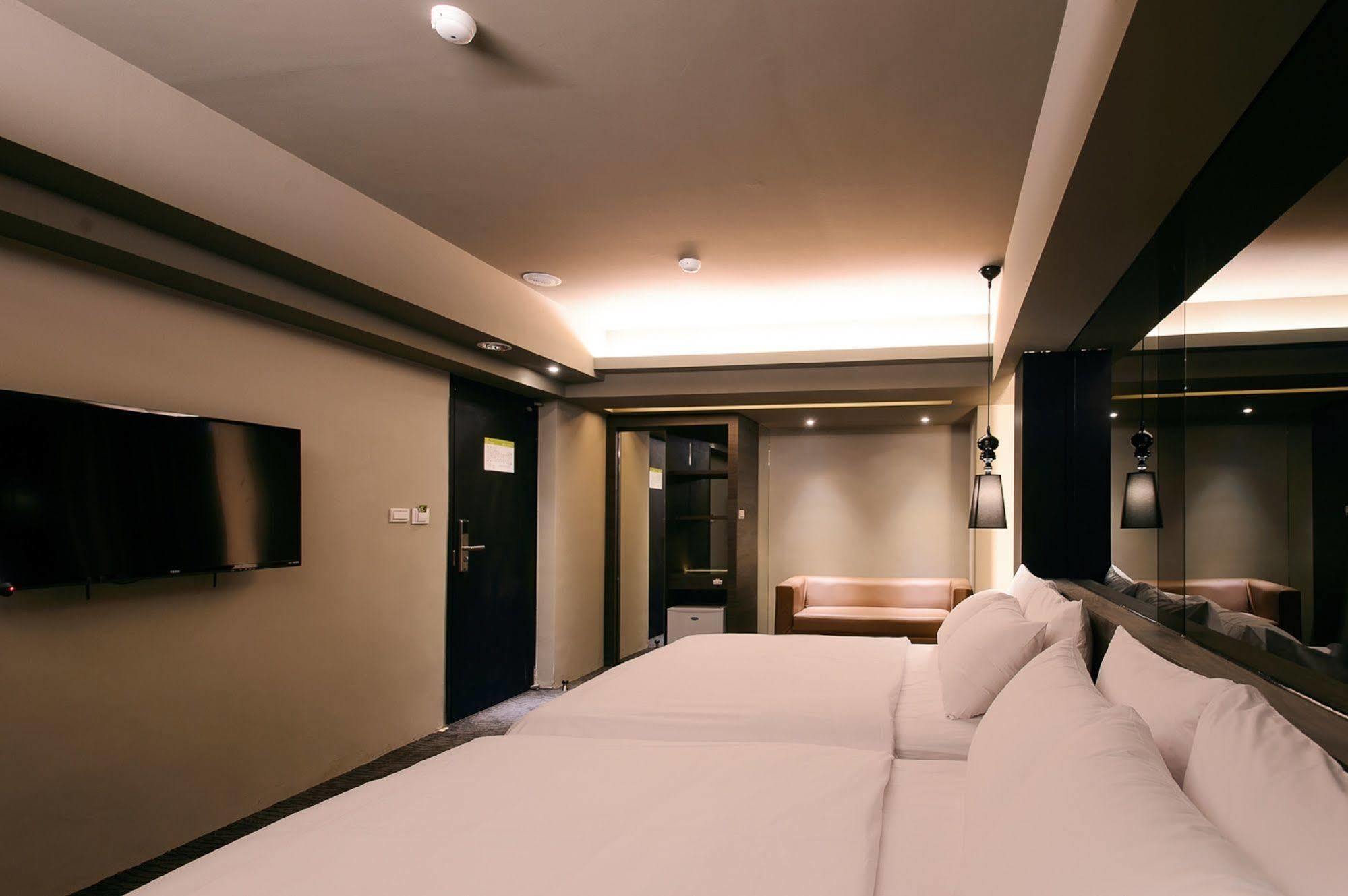 גאושיונג Kiwi Express Hotel - Jiuru Rd מראה חיצוני תמונה